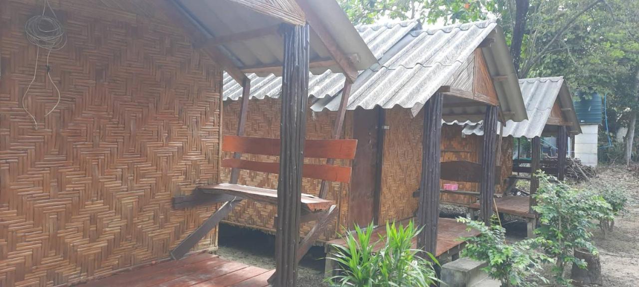 Chill Chill Long Beach Hostel Koh Lanta Exterior foto