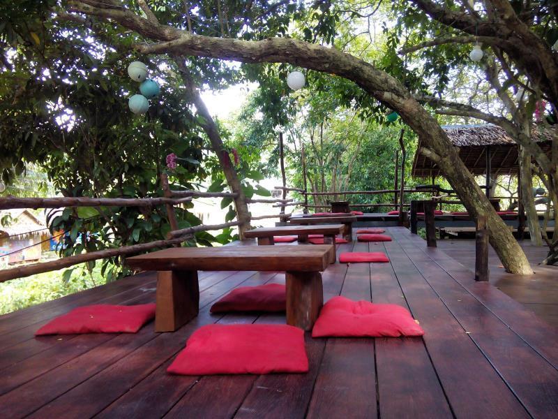 Chill Chill Long Beach Hostel Koh Lanta Exterior foto