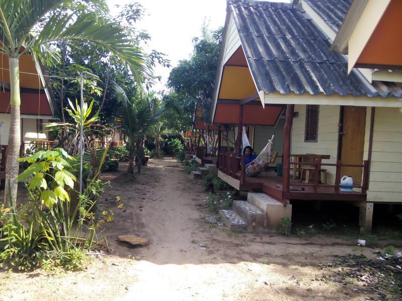Chill Chill Long Beach Hostel Koh Lanta Exterior foto
