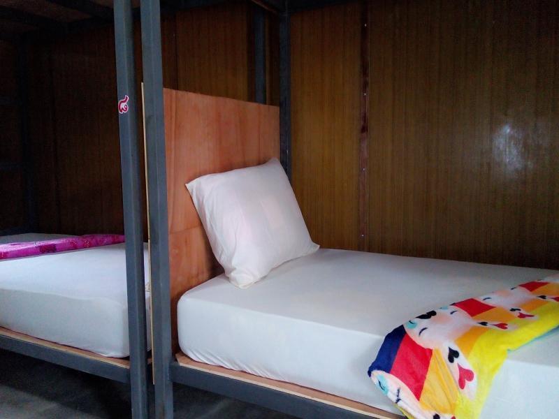Chill Chill Long Beach Hostel Koh Lanta Exterior foto